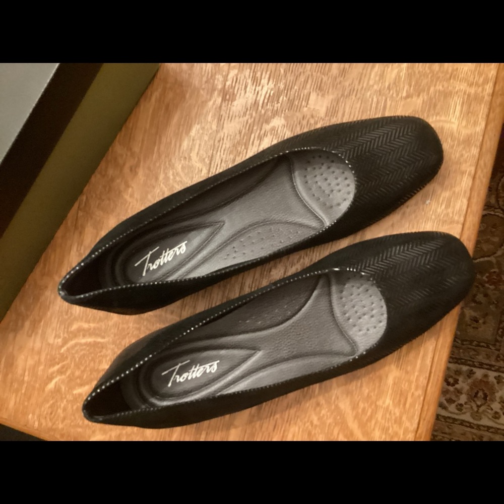 Trotters black wedge shoes